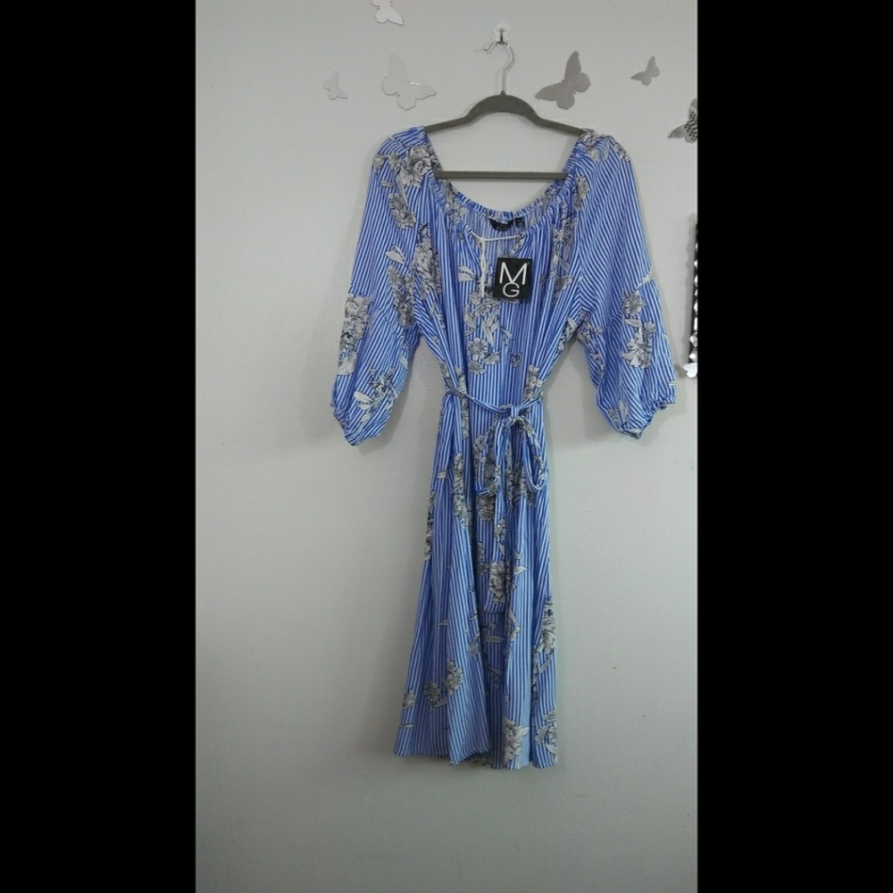 NWT Floral belted Dress. Size 2x - Picture 4 of 4